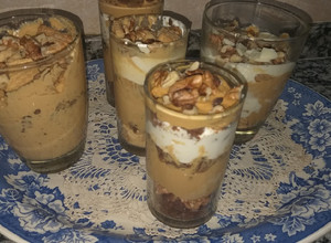Una foto de Cheesecake de dulce de leche en vaso 😬🙃😁