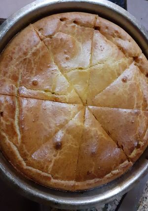 Una foto de Empanada gallega con hojas de remolacha