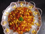 *ஆனியன், ஸ்வீட் கார்ன் பொரியல்*(sweetcorn poriyal recipe in tamil)
