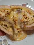 Volcán de pan con queso y algo más