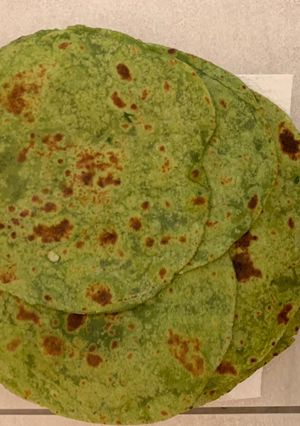 A picture of Palak Paratha.
