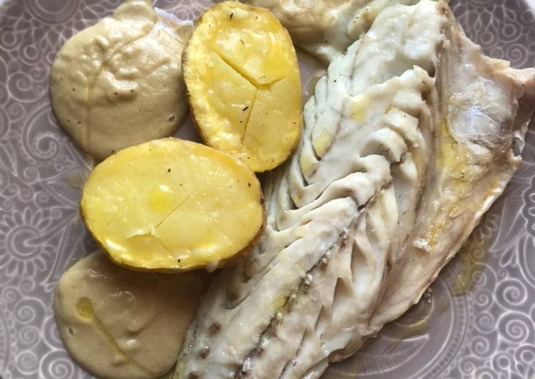 Corvina a la plancha con salsa de galeras&hellip;y patatas asadas en siete minutos