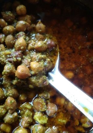 A picture of Chana masala.