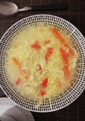 Una foto de Consomé de pollo con sémola