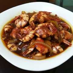 A picture of Udang goreng mentega ala Mama Valen.