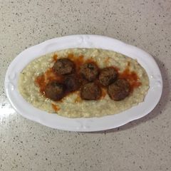A picture of Beğendili Köfte.