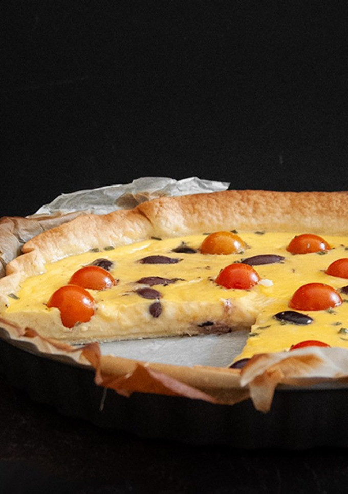 Una foto de Quiche de tomates cherry y aceitunas