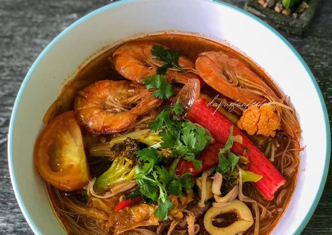 Resipi Bihun Tomyam Seafood Oleh Kakak Faa Cookpad