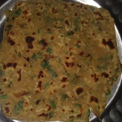 A picture of Spinach parantha.