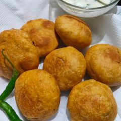Litti kachori A picture of Litti kachori.