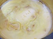 Una foto de flan de crema de leche