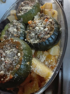 Una foto de Zapallos rellenos en estofado