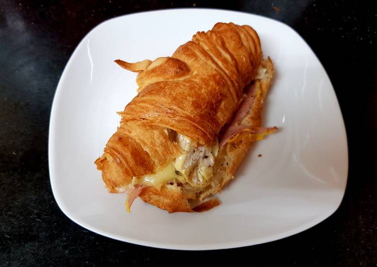 Recipe of Award-winning My Ham & cheese Croissants. ????