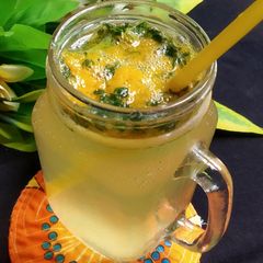 A picture of Mango mint lemonade 🍋🥂🥤🍹.