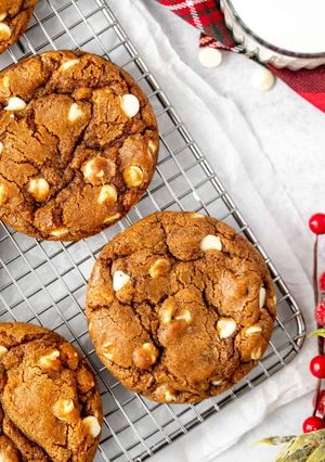 A picture of Bakery Gingerbread White Chocolate Cookies.