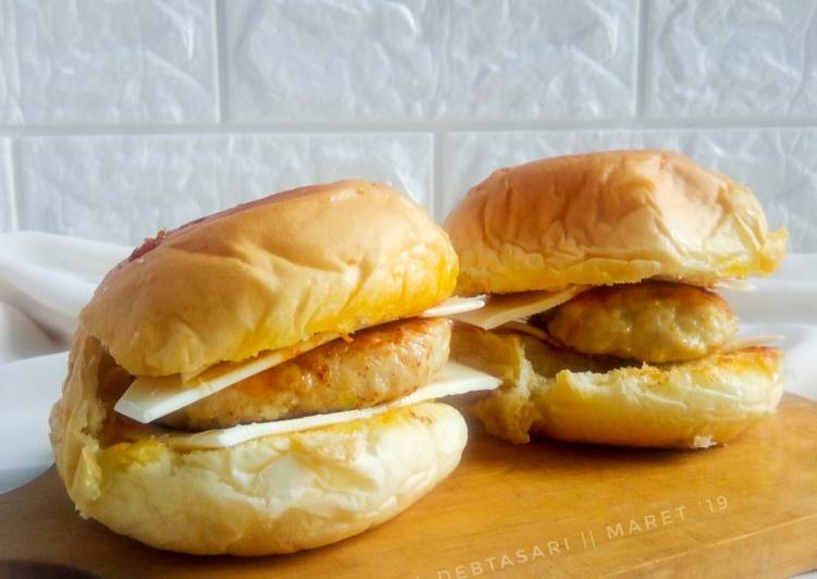 How to Make Appetizing Mini cheese Chicken Burger