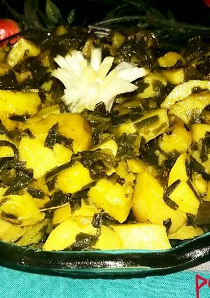 A picture of Aloo pyaz ki sabji (spring onion).