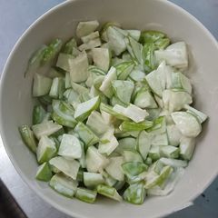 Apple mayo salad A picture of Apple mayo salad.