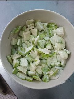 A picture of Apple mayo salad.
