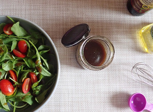 รูปของ น้ำสลัดบัลซามิก (balsamic vinaigrette) #เย็นนี้ผอมแน่