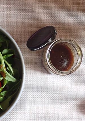 A picture of Balsamic Vinaigrette.