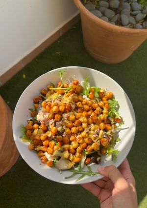Foto principal de Ensalada de garbanzos crujientes