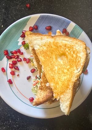 A picture of Weightloss curd sandwich.