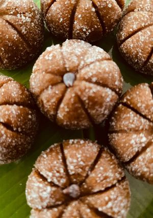 A picture of Biscoff pumpkin peda.