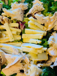 Una foto de Ensalada de Brócoli con Pollo