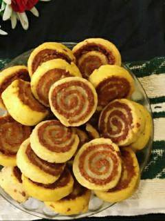 મઠરી(Mathri Recipe in Gujarati) રેસીપી મુખ્ય ફોટો