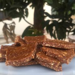 Groundnut candy (qam-qam) A picture of Groundnut candy (qam-qam).