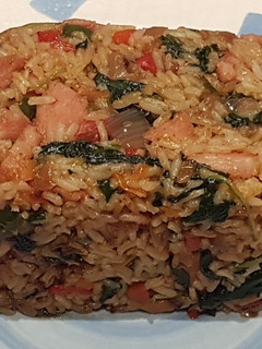 Una foto de Arroz frito con chuleta de cerdo ahumada y toque Barbacoa