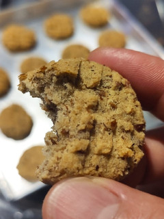 Foto resep Almond pulp with banana cinnamon raisin cookies