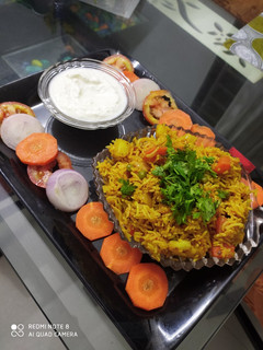 તવા પુલાવ (Tava Pulao Recipe In Gujarati) રેસીપી મુખ્ય ફોટો