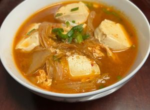 Hình của món Canh kim chi đậu hũ.