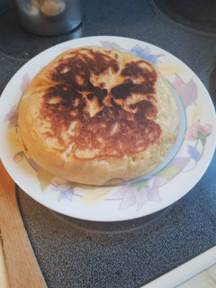Una foto de Pan casero en sartén y receta extra 😊