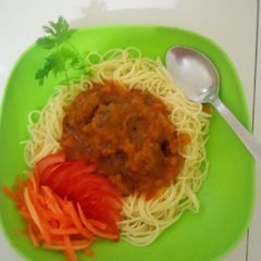 A picture of Spaghetti and meatballs.