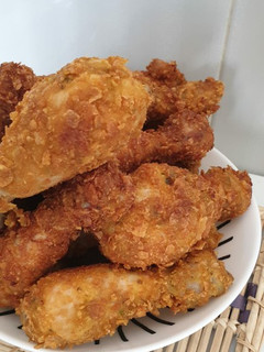 Una foto de Pollo casero estilo KFC
