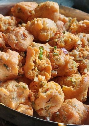प्याज के पकौड़े (Pyaz ke pakode recipe in hindi) रेसिपी मुख्य फोटो
