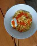 Mì gói xào trứng