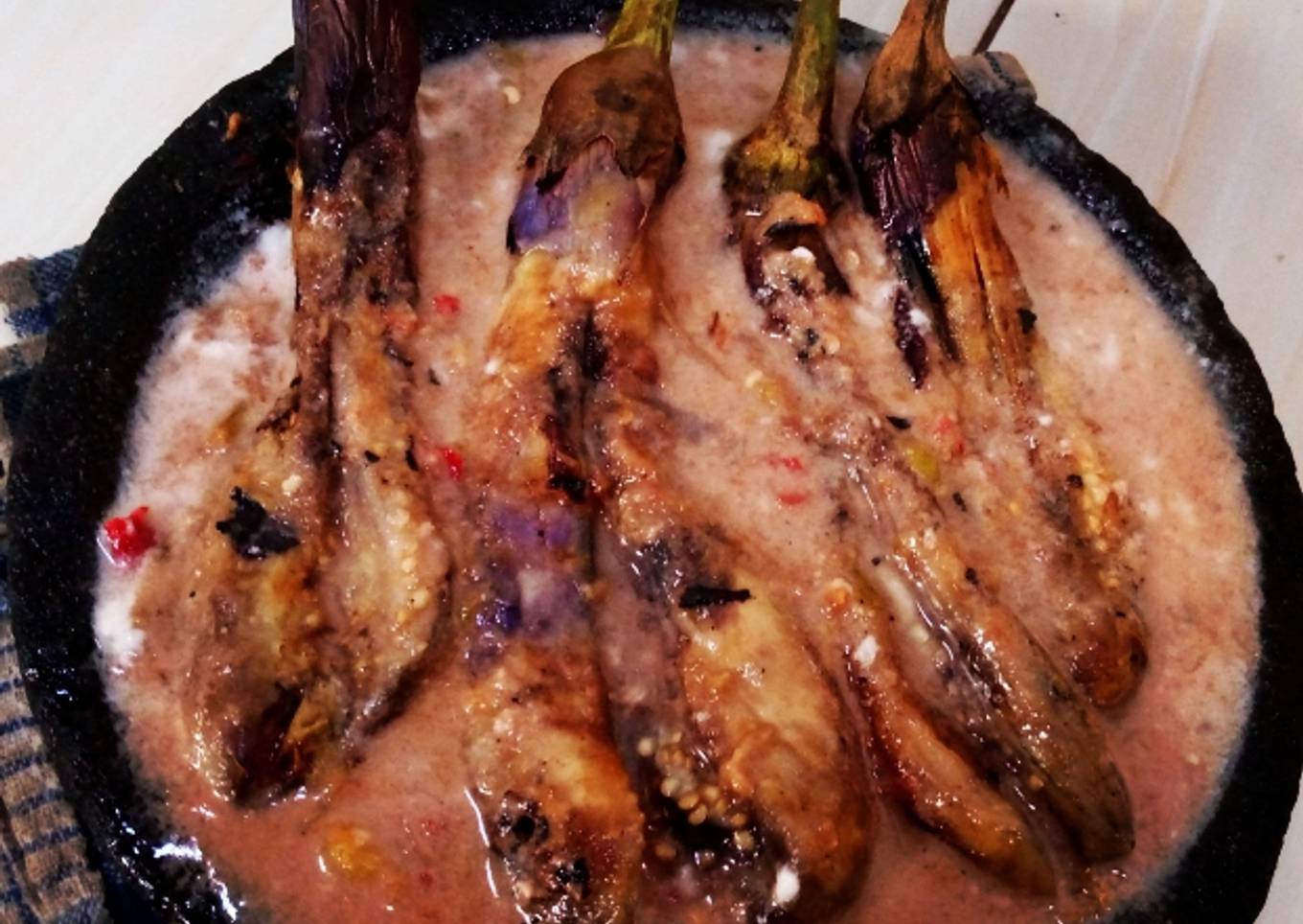 Cara Gampang Membuat Pecak terong bakar santan yang Bisa Manjain Lidah