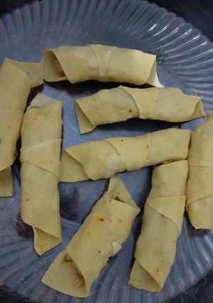 A picture of Samosa roll.