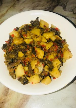 A picture of Liver n potato sauce.
