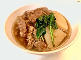 白蘿蔔燉牛肉 Braised beef with radish