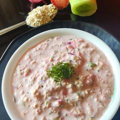 A picture of Oats Veggie with curd.