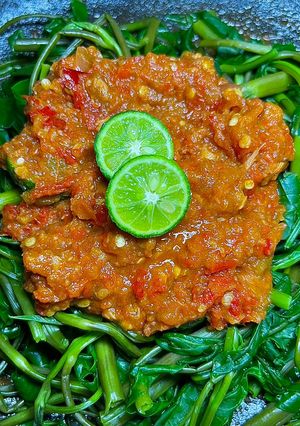 Foto resep 89.) Plecing kangkung