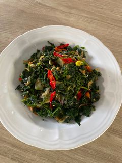 Foto resep Tumis Daun Singkong Pedas