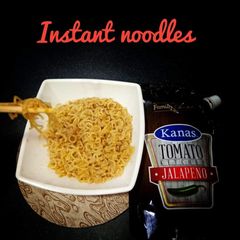 A picture of Instant sauce noodles.