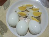 Telur rebus isian risol