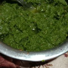 A picture of Spring onion chutney.